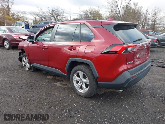 2020 Toyota RAV4 XLE with VIN 2T3P1RFV4LW115588, listed as a IAAI auction lot 40821216 with 60,697 mi miles. Bid and sale history available at carsss.com. Image 3.