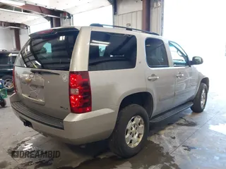 2007 Chevrolet Tahoe LT z VIN 1GNFK13077R224756, wystawiony jako IAAI lot #42620527 z przebiegiem Nie podano mil oraz . Historia ofert i sprzedaży dostępna na DreamBid. Obrazek 4.