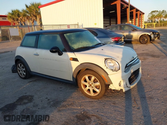 2011 MINI Hardtop with VIN WMWSU3C58BT097825, listed as a IAAI auction lot 42040442 with 141,978 mi miles and . Bid and sale history available at DreamBid. Image 1.