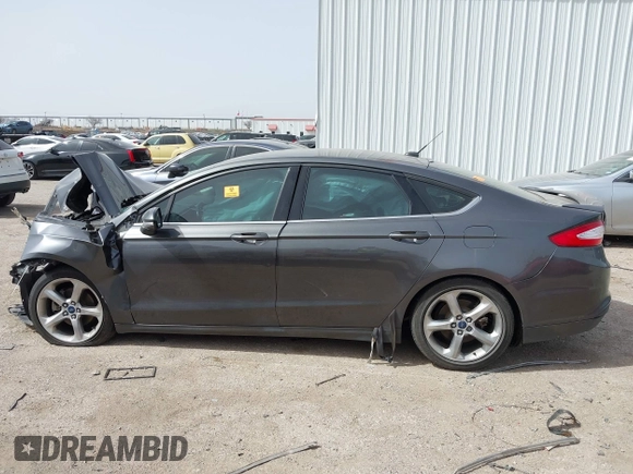 2015 Ford Fusion SE with VIN 3FA6P0H7XFR233678, listed as a IAAI auction lot 41743085 with 1 mi miles. Bid and sale history available at carsss.com. Image 14.