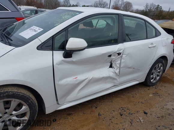 2020 Toyota Corolla LE with VIN JTDEPRAE5LJ027757, listed as a IAAI auction lot 41572041 with 199,146 mi miles. Bid and sale history available at carsss.com. Image 6.