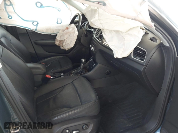 2016 Audi Q3 Premium Plus z VIN WA1EFCFS9GR008435, wystawiony jako IAAI lot #41947710 z przebiegiem 112 770 mil mil oraz . Historia ofert i sprzedaży dostępna na DreamBid. Obrazek 5.