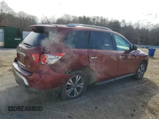 2017 Nissan Pathfinder SV z VIN 5N1DR2MN1HC695846, wystawiony jako Copart lot #45953705 z przebiegiem 135 587 mil mil oraz Szkody całkowita. Historia ofert i sprzedaży dostępna na DreamBid. Obrazek 3.
