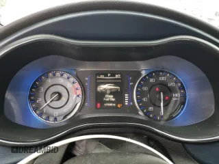 2015 Chrysler 200 S z VIN 1C3CCCBB5FN710029, wystawiony jako Copart lot #51744345 z przebiegiem 177 546 mil mil oraz Nie do naprawy • Non repairable. Historia ofert i sprzedaży dostępna na DreamBid. Obrazek 9.
