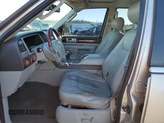 2006 Lincoln Navigator Luxury with VIN 5LMFU28516LJ16740, listed as a Copart auction lot 80648143 with 215,064 mi miles and Salvage Title. Bid and sale history available at carsss.com. Image 7.