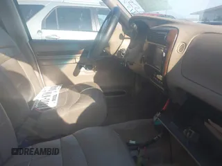 2000 Ford Explorer with VIN 1FMDU65P0YZB88259, listed as a IAAI auction lot 41527977 with 253,013 mi miles and . Bid and sale history available at DreamBid. Image 5.