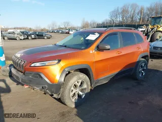 2015 Jeep Cherokee Trailhawk with VIN 1C4PJMBS2FW739992, listed as a IAAI auction lot 41839319 with 181,891 mi miles. Bid and sale history available at carsss.com. Image 17.
