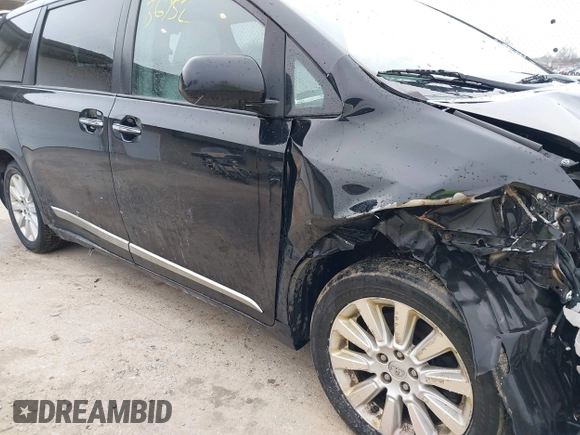 2015 Toyota Sienna Ltd with VIN 5TDDK3DCXFS122419, listed as a IAAI auction lot 41336752 with 243,567 mi miles. Bid and sale history available at carsss.com. Image 6.