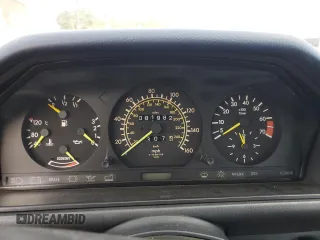 1986 Mercedes-Benz 300 E with VIN WDBEA30D4GA160943, listed as a Copart auction lot 74997584 with 81,982 mi miles and Salvage Title. Bid and sale history available at DreamBid. Image 9.