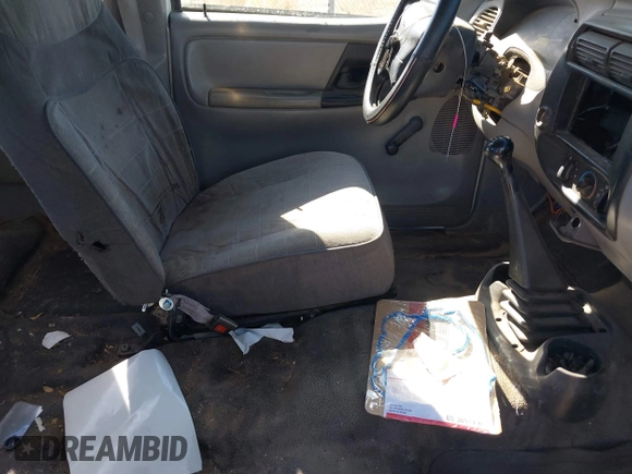 1995 Ford Ranger XL with VIN 1FTCR14A3SPA12083, listed as a IAAI auction lot 41814007 with 204,378 mi miles. Bid and sale history available at carsss.com. Image 5.