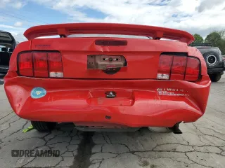 2006 Ford Mustang Standard z VIN 1ZVFT84N465105137, wystawiony jako Copart lot #57485245 z przebiegiem 84 618 mil mil oraz Szkoda całkowita • Salvage title. Historia ofert i sprzedaży dostępna na DreamBid. Obrazek 6.