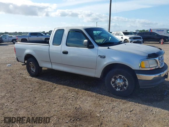 1999 Ford F-250 z VIN 2FTRX27L3XCA14587, wystawiony jako IAAI lot #42022998 z przebiegiem Nie podano mil oraz . Historia ofert i sprzedaży dostępna na DreamBid. Obrazek 1.