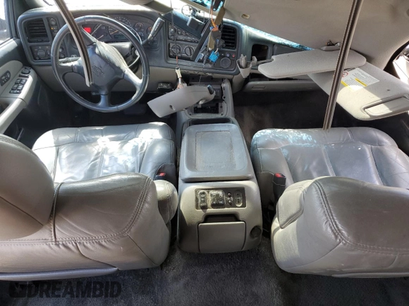 2002 Chevrolet Suburban LT z VIN 3GNGK26G82G294276, wystawiony jako Copart lot #56399015 z przebiegiem 187 305 mil mil oraz Nie do naprawy • Non repairable. Historia ofert i sprzedaży dostępna na DreamBid. Obrazek 8.