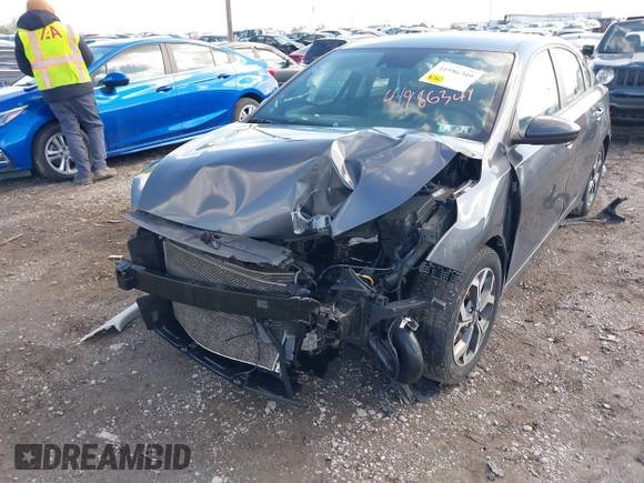 2021 Kia Forte LXS z VIN 3KPF24AD7ME266867, wystawiony jako IAAI lot #41986349 z przebiegiem 93 358 mil mil oraz . Historia ofert i sprzedaży dostępna na DreamBid. Obrazek 6.