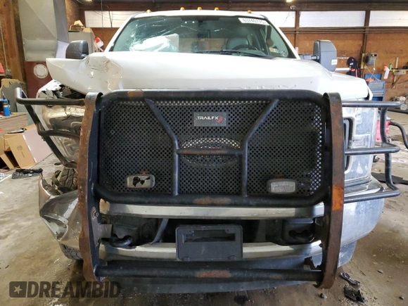 2018 Ford F-350 XL with VIN 1FT8W3BT3JEC37855, listed as a Copart auction lot 63740775 with 128,675 mi miles and Salvage title. Bid and sale history available at DreamBid. Image 5.