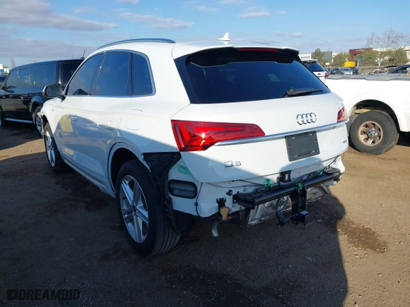 2024 Audi Q5 S line Premium Plus with VIN WA1E2AFY0R2070483, listed as a IAAI auction lot 41450908 with 12,881 mi miles. Bid and sale history available at carsss.com. Image 3.