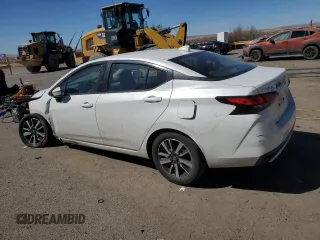 2021 Nissan Versa SV z VIN 3N1CN8EV7ML855601, wystawiony jako Copart lot #50088085 z przebiegiem 84 069 mil mil oraz Szkody całkowita. Historia ofert i sprzedaży dostępna na DreamBid. Obrazek 2.