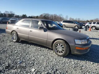 1993 Lexus LS z VIN JT8UF11E3P0155716, wystawiony jako Copart lot #83273374 z przebiegiem 352 180 mil mil oraz Tytuł czysty. Historia ofert i sprzedaży dostępna na DreamBid. Obrazek 4.