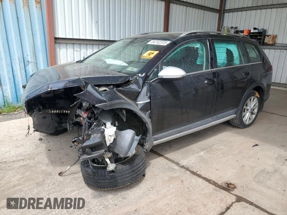 2017 Volkswagen Golf S z VIN 3VWH17AU4HM517172, wystawiony jako Copart lot #54742315 z przebiegiem Nie podano mil oraz Szkoda całkowita • Salvage title. Historia ofert i sprzedaży dostępna na DreamBid. Obrazek 1.