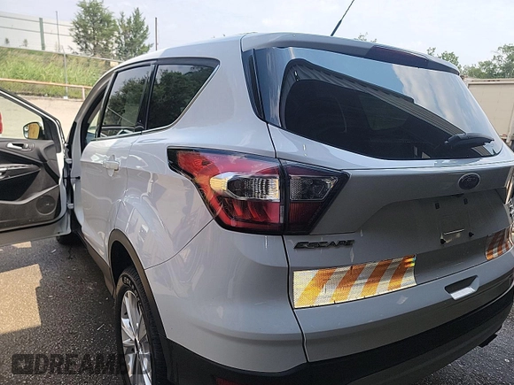 2017 Ford Escape SE with VIN 1FMCU0GD7HUB03863, listed as a IAAI auction lot 42279724 with 109,539 mi miles and . Bid and sale history available at DreamBid. Image 28.