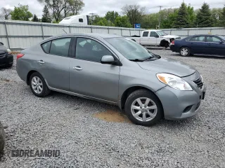 2014 Nissan Versa S Plus z VIN 3N1CN7AP0EL816013, wystawiony jako Copart lot #59020155 z przebiegiem 176 329 mil mil oraz Czysty tytuł • Clean title. Historia ofert i sprzedaży dostępna na DreamBid. Obrazek 4.