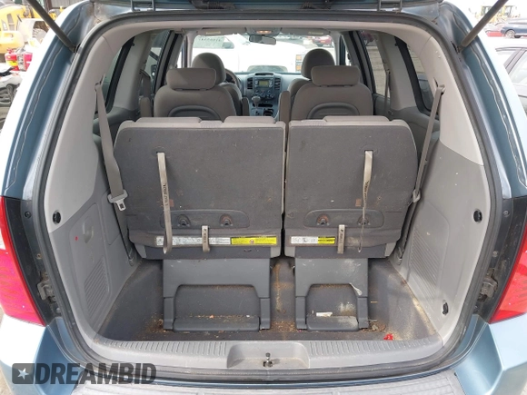 2010 Kia Sedona LX with VIN KNDMG4C34A6324741, listed as a IAAI auction lot 41665347 with 135,904 mi miles. Bid and sale history available at carsss.com. Image 18.