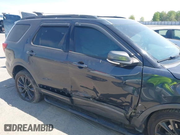 2017 Ford Explorer XLT z VIN 1FM5K8D8XHGA86463, wystawiony jako IAAI lot #42043922 z przebiegiem 83 025 mil mil oraz . Historia ofert i sprzedaży dostępna na DreamBid. Obrazek 6.