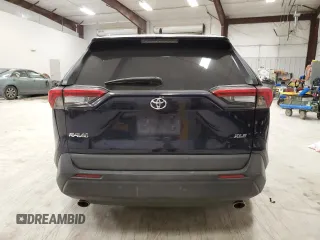 2021 Toyota RAV4 XLE with VIN 2T3W1RFV7MW133029, listed as a Copart auction lot 47130625 with 42,492 mi miles and Salvage Title. Bid and sale history available at carsss.com. Image 6.