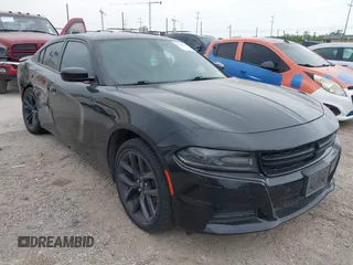 2020 Dodge Charger SXT z VIN 2C3CDXBG6LH207680, wystawiony jako IAAI lot #42119263 z przebiegiem 98 950 mil mil oraz . Historia ofert i sprzedaży dostępna na DreamBid. Obrazek 1.