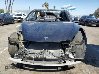 2019 Tesla Model 3 Mid Range z VIN 5YJ3E1EA8KF306096, wystawiony jako Copart lot #54790755 z przebiegiem 170 775 mil mil oraz Szkody całkowita. Historia ofert i sprzedaży dostępna na DreamBid. Obrazek 5.