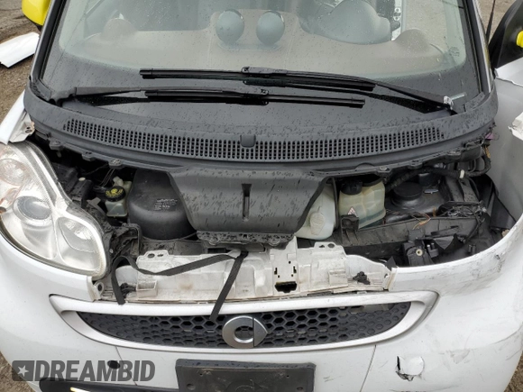 2014 Smart fortwo Pure with VIN WMEEJ3BAXEK745569, listed as a Copart auction lot 48601055 with 114,673 mi miles and Salvage title. Bid and sale history available at DreamBid. Image 13.