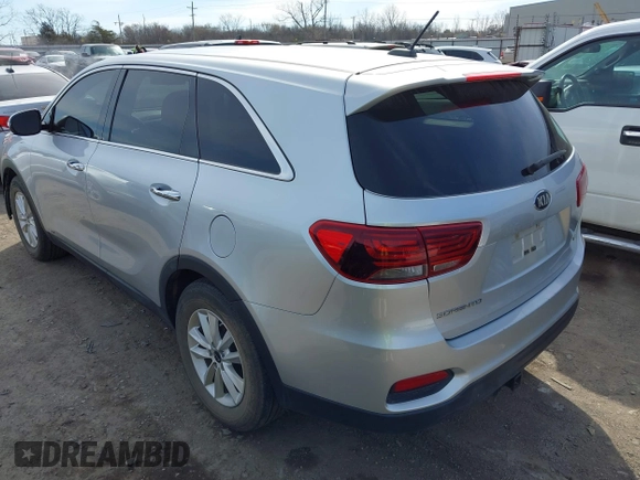 2019 Kia Sorento LX V6 with VIN 5XYPGDA56KG449546, listed as a IAAI auction lot 41728152 with 109,507 mi miles. Bid and sale history available at carsss.com. Image 3.