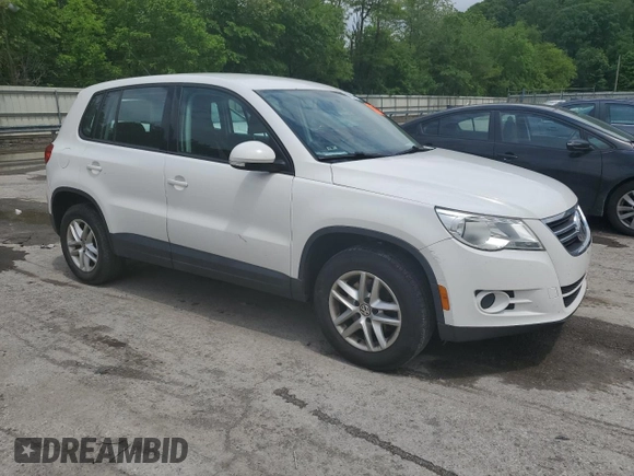 2011 Volkswagen Tiguan S z VIN WVGAV7AX0BW528675, wystawiony jako Copart lot #57862685 z przebiegiem 135 991 mil mil oraz Czysty tytuł • Clean title. Historia ofert i sprzedaży dostępna na DreamBid. Obrazek 4.
