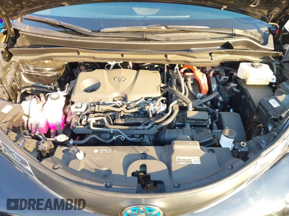 2024 Toyota Sienna XLE with VIN 5TDJSKFC9RS152848, listed as a IAAI auction lot 41290455 with 1,967 mi miles and . Bid and sale history available at DreamBid. Image 10.