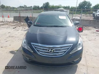 2011 Hyundai Sonata SE z VIN 5NPEC4AB4BH178519, wystawiony jako IAAI lot #42369746 z przebiegiem 107 067 mil mil oraz . Historia ofert i sprzedaży dostępna na DreamBid. Obrazek 13.