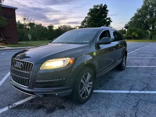 2013 Audi Q7 Premium Plus z VIN WA1LGAFE5DD001235, wystawiony jako Copart lot #56985295 z przebiegiem 183 454 mil mil oraz Czysty tytuł • Clean title. Historia ofert i sprzedaży dostępna na DreamBid. Obrazek 2.
