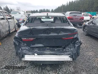 2025 Toyota Camry LE z VIN 4T1DBADK8SU516255, wystawiony jako IAAI lot #41847062 z przebiegiem 4 534 mil mil oraz . Historia ofert i sprzedaży dostępna na DreamBid. Obrazek 17.