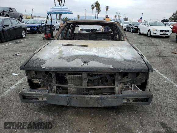 1988 Cadillac DeVille z VIN 1G6CD5155J4224547, wystawiony jako Copart lot #42850345 z przebiegiem Nie podano mil oraz Nie do naprawy • Non repairable. Historia ofert i sprzedaży dostępna na DreamBid. Obrazek 5.