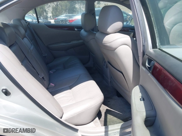 2004 Lexus ES 330 with VIN JTHBA30G745005515, listed as a IAAI auction lot 42077548 with 124,123 mi miles. Bid and sale history available at carsss.com. Image 8.
