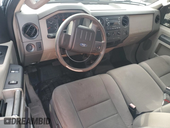 2010 Ford F-250 XL z VIN 1FTSX2BR4AEB37751, wystawiony jako Copart lot #62980735 z przebiegiem 294 465 mil mil oraz Czysty tytuł • Clean title. Historia ofert i sprzedaży dostępna na DreamBid. Obrazek 8.