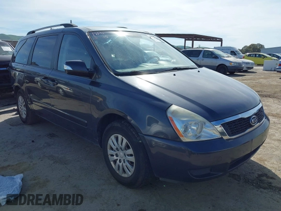 2012 Kia Sedona LX with VIN KNDMG4C7XC6475511, listed as a IAAI auction lot 41845131 with 132,023 mi miles. Bid and sale history available at carsss.com. Image 1.