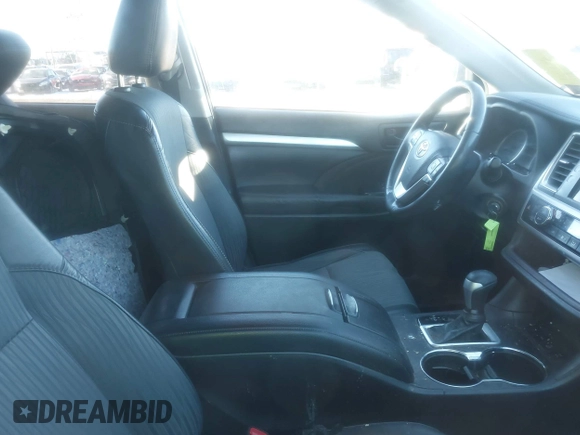 2019 Toyota Highlander LE with VIN 5TDBZRFH0KS964145, listed as a IAAI auction lot 41390943 with 127,163 mi miles and . Bid and sale history available at DreamBid. Image 5.