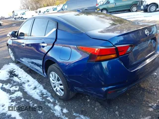 2019 Nissan Altima 2.5 S with VIN 1N4BL4BV2KC136380, listed as a IAAI auction lot 41016691 with 59,248 mi miles. Bid and sale history available at carsss.com. Image 3.