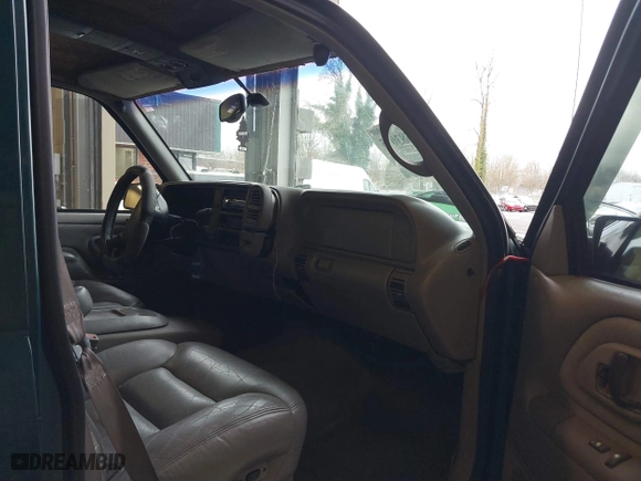 1997 Chevrolet Tahoe with VIN 1GNEK13R8VJ411512, listed as a IAAI auction lot 41583085 with 239,481 mi miles. Bid and sale history available at carsss.com. Image 5.