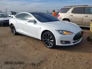 2012 Tesla Model S Performance with VIN 5YJSA1DP7CFS01032, listed as a IAAI auction lot 41423925 with 18,070 mi miles. Bid and sale history available at carsss.com. Image 1.