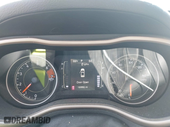 2017 Jeep Cherokee Latitude with VIN 1C4PJLCBXHW572714, listed as a IAAI auction lot 41861087 with 120,552 mi miles and . Bid and sale history available at DreamBid. Image 7.