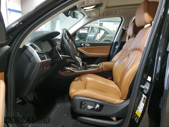 2020 BMW X7 xDrive40i with VIN 5UXCW2C02L9B60336, listed as a Copart auction lot 42796695 with 81,129 mi miles and Salvage Title. Bid and sale history available at carsss.com. Image 7.