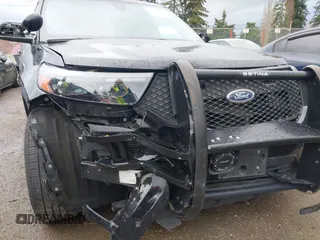 2022 Ford Police Interceptor Utility z VIN 1FM5K8AW2NNA08981, wystawiony jako IAAI lot #41857684 z przebiegiem 22 652 mil mil oraz . Historia ofert i sprzedaży dostępna na DreamBid. Obrazek 17.