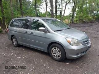 2005 Honda Odyssey EX-L with VIN 5FNRL38725B065555, listed as a IAAI auction lot 42198453 with 175,544 mi miles. Bid and sale history available at carsss.com. Image 1.