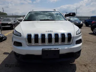 2016 Jeep Cherokee Latitude with VIN 1C4PJMCB2GW375170, listed as a Copart auction lot 66124075 with 104,929 mi miles and Clean title. Bid and sale history available at DreamBid. Image 5.